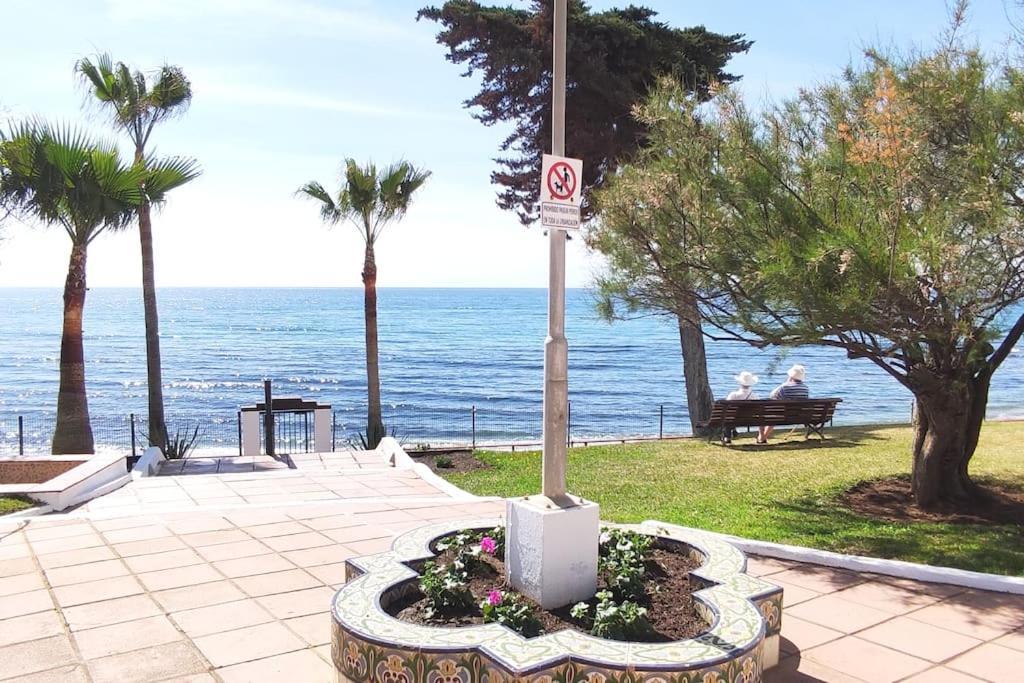 Sitio de CalahondaAlgaida Beachfront - Seaview Studio Costa Del Solアパートメント エクステリア 写真